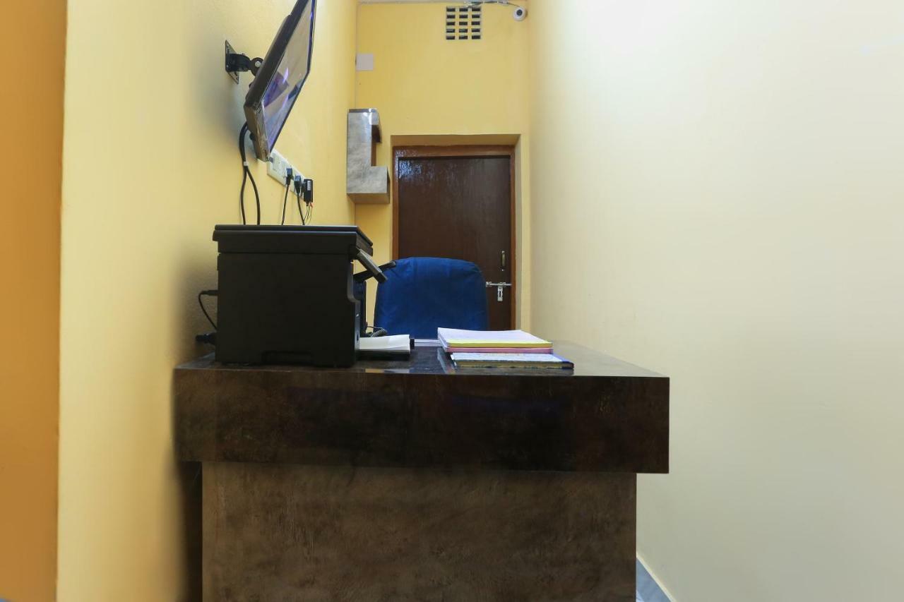 Vaccinated Staff- Oyo 45958 New Castle Inn Bhubaneswar Exterior photo